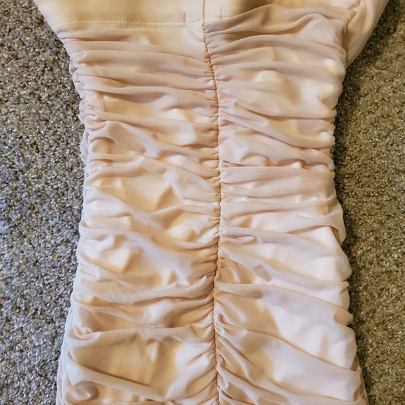 Elegant strapless mini dress - Women bodycon dress - Picture 4 of 4